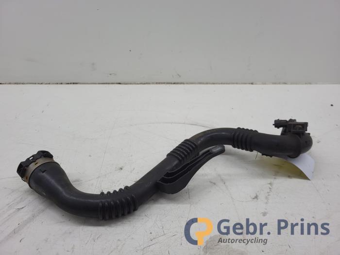 Gebrauchte Intercooler Rohr Renault Captur I (2R) 0.9 Energy TCE 12V Preis € 25,00 Margenregelung angeboten von Autorec. Gebr. Prins b.v.