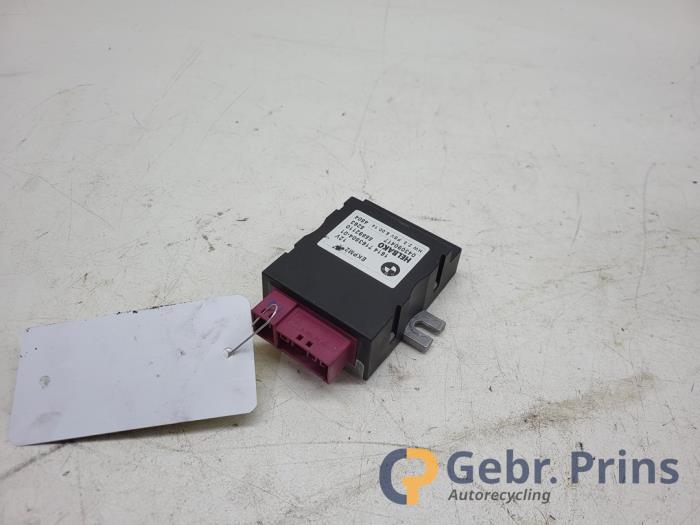 Usagé Module pompe carburant BMW 3 serie (E92) 330d 24V Prix € 40,00 Règlement à la marge proposé par Autorec. Gebr. Prins b.v.