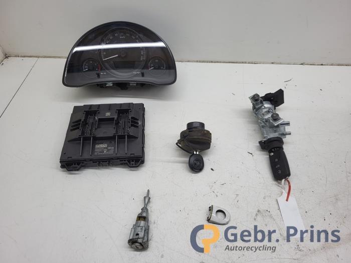 Used Ignition lock + computer Skoda Citigo 1.0 12V Price € 150,00 Margin scheme offered by Autorec. Gebr. Prins b.v.