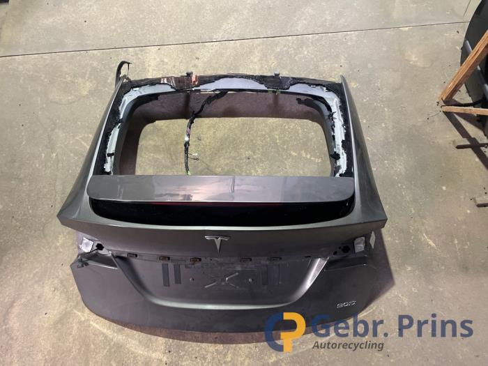 Gebrauchte Heckklappe Tesla Model X 90D Preis € 1.100,00 Margenregelung angeboten von Autorec. Gebr. Prins b.v.