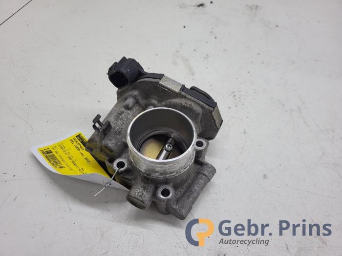 Gebrauchte Drosselklappengehäuse Opel Corsa D 1.4 16V Twinport Preis € 30,00 Margenregelung angeboten von Autorec. Gebr. Prins b.v.