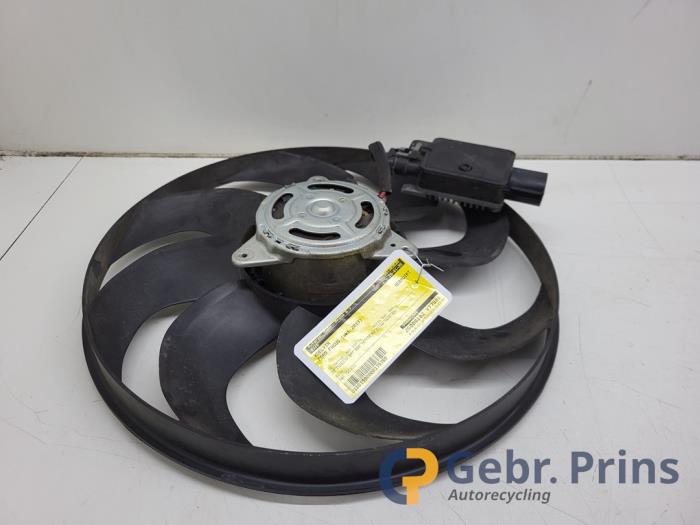 Używane Wentylator Ford Focus 3 Wagon 1.0 Ti-VCT EcoBoost 12V 125 Cena € 50,00 Procedura marży oferowane przez Autorec. Gebr. Prins b.v.