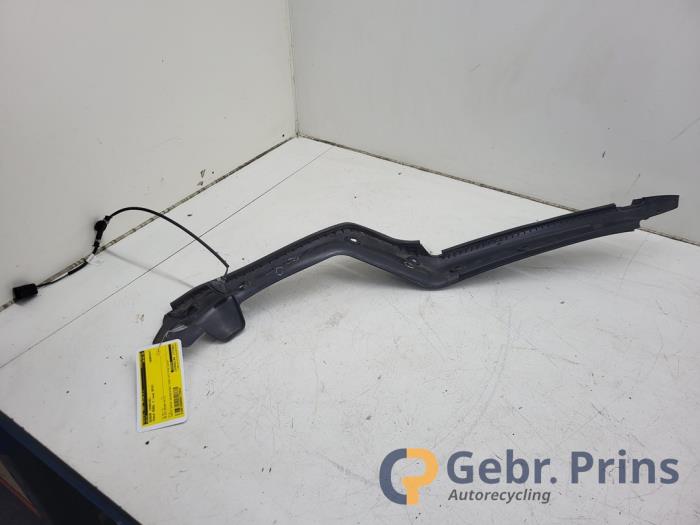 Gebrauchte Sensor (sonstige) Tesla Model X 90D Preis € 40,00 Margenregelung angeboten von Autorec. Gebr. Prins b.v.