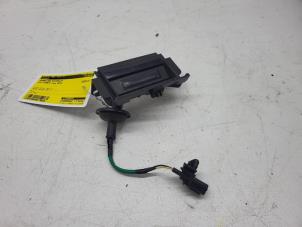 Used Tailgate switch Kia Picanto (JA) 1.0 12V Price € 25,00 Margin scheme offered by Autorec. Gebr. Prins b.v.