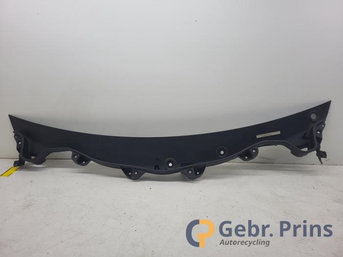 Używane Parawan Tesla Model X 90D Cena € 60,00 Procedura marży oferowane przez Autorec. Gebr. Prins b.v.