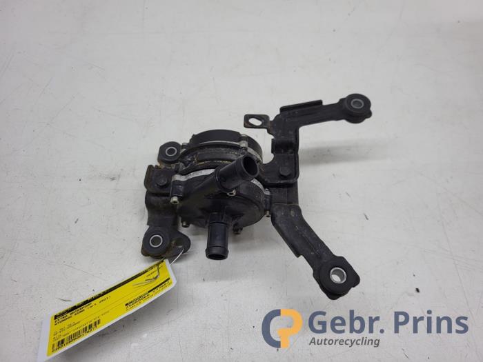 Begagnade Extra vattenpump Hyundai Kona (OS) 64 kWh Pris € 50,00 Marginaltabell erbjuds av Autorec. Gebr. Prins b.v.