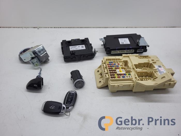 Used Ignition lock + computer Hyundai Kona (OS) 64 kWh Price € 250,00 Margin scheme offered by Autorec. Gebr. Prins b.v.
