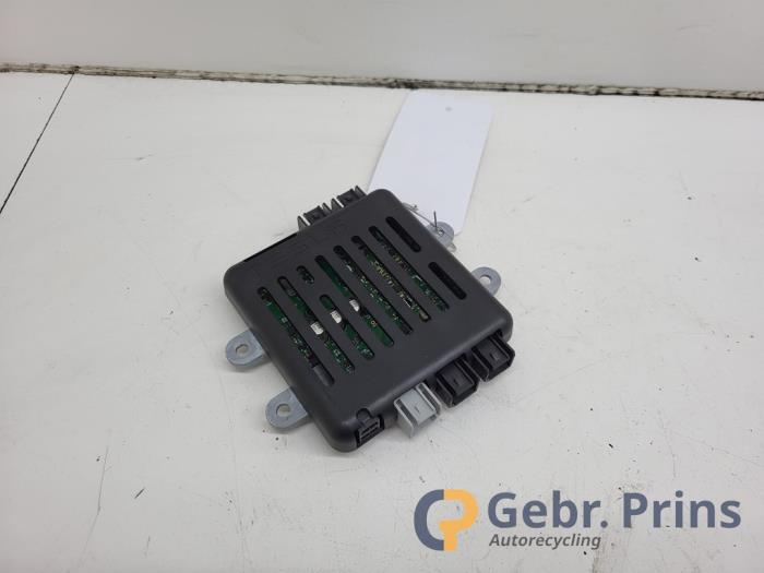 Gebrauchte WiFi Module Tesla Model X 90D Preis € 75,00 Margenregelung angeboten von Autorec. Gebr. Prins b.v.