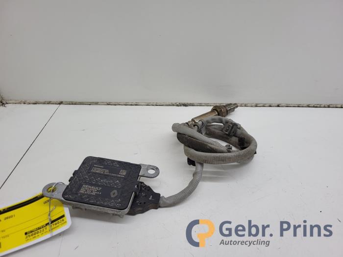 Usados Sensor Nox Renault Trafic (1FL/2FL/3FL/4FL) 2.0 dCi 16V 130 Precio € 151,25 IVA incluido ofrecido por Autorec. Gebr. Prins b.v.