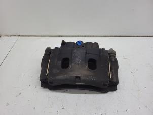 Usados Pinza de freno izquierda delante Ford Ranger 3.2 TDCI 20V 4x4 Precio € 125,00 Norma de margen ofrecido por Autorec. Gebr. Prins b.v.