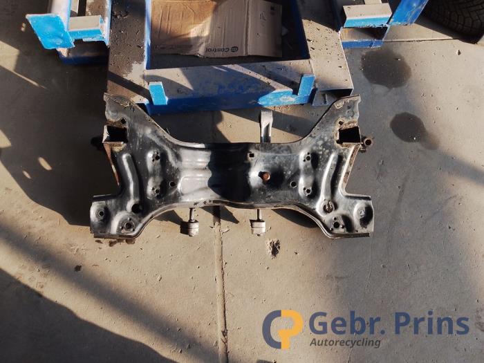 Usados Subchasis Volkswagen Polo V (6R) 1.4 TDI DPF BlueMotion technology Precio € 100,00 Norma de margen ofrecido por Autorec. Gebr. Prins b.v.
