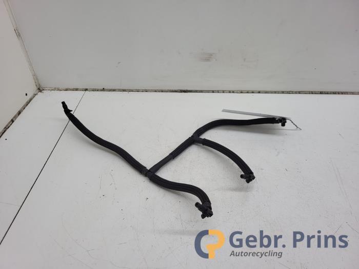 Gebrauchte Kraftstoffleitung Volkswagen Polo V (6R) 1.2 TDI 12V BlueMotion Preis € 30,00 Margenregelung angeboten von Autorec. Gebr. Prins b.v.