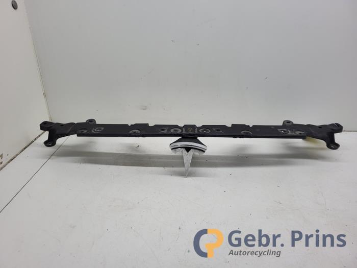 Używane Grill Tesla Model X 90D Cena € 75,00 Procedura marży oferowane przez Autorec. Gebr. Prins b.v.