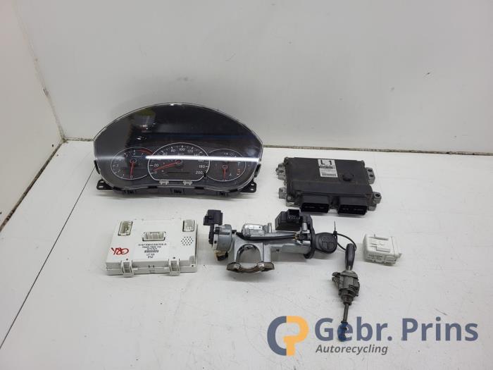Used Ignition lock + computer Suzuki SX4 (EY/GY) 1.6 16V VVT Comfort,Exclusive Autom. Price € 125,00 Margin scheme offered by Autorec. Gebr. Prins b.v.