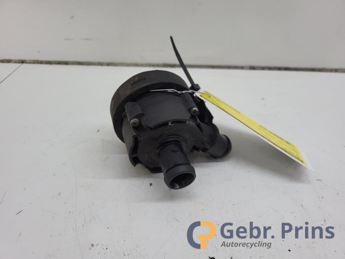 Begagnade Vattenpump Volkswagen Polo V (6R) 1.4 TDI DPF BlueMotion technology Pris € 15,00 Marginaltabell erbjuds av Autorec. Gebr. Prins b.v.