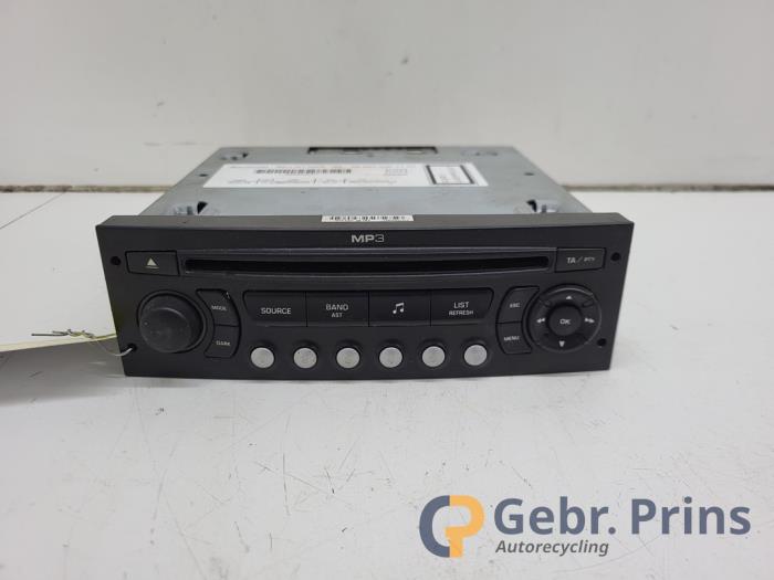 Używane Radio Peugeot 207/207+ (WA/WC/WM) 1.4 Cena € 40,00 Procedura marży oferowane przez Autorec. Gebr. Prins b.v.