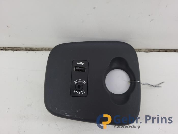 Używane Zlacze AUX/USB Mini Mini (F56) 1.5 12V Cooper Cena € 20,00 Procedura marży oferowane przez Autorec. Gebr. Prins b.v.