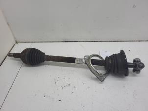 Usagé Arbre de transmission avant gauche Renault Twingo II (CN) 1.2 16V Prix € 25,00 Règlement à la marge proposé par Autorec. Gebr. Prins b.v.