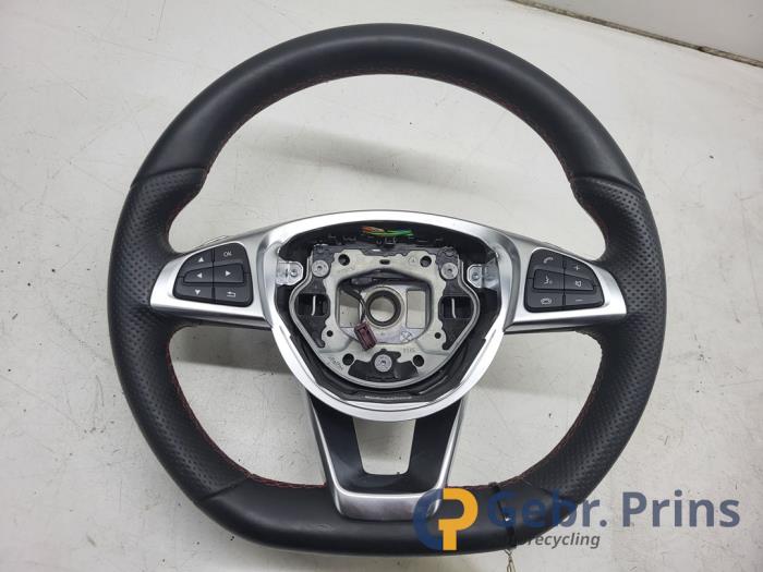 Gebrauchte Lenkrad Mercedes B (W246/W242) 1.6 B-180 BlueEFFICIENCY Turbo 16V Preis € 250,00 Margenregelung angeboten von Autorec. Gebr. Prins b.v.