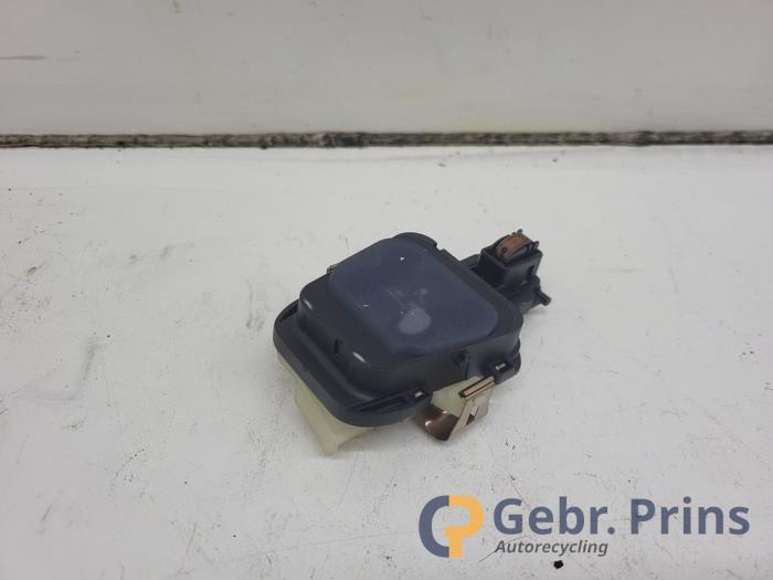 Begagnade Regnsensor Mercedes B (W246/W242) 1.6 B-180 BlueEFFICIENCY Turbo 16V Pris € 30,00 Marginaltabell erbjuds av Autorec. Gebr. Prins b.v.