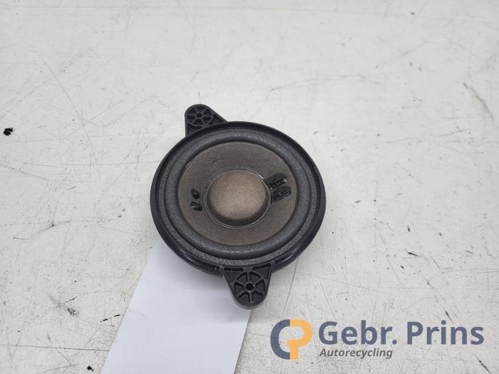 Używane Glosnik Mercedes B (W246/W242) 1.6 B-180 BlueEFFICIENCY Turbo 16V Cena € 15,00 Procedura marży oferowane przez Autorec. Gebr. Prins b.v.