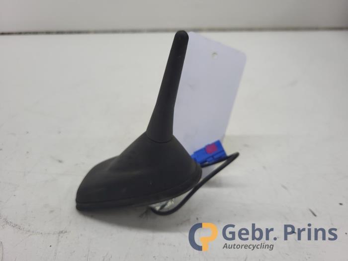 Używane Antena Peugeot 308 (L3/L8/LB/LH/LP) 1.6 BlueHDi 120 Cena € 15,00 Procedura marży oferowane przez Autorec. Gebr. Prins b.v.