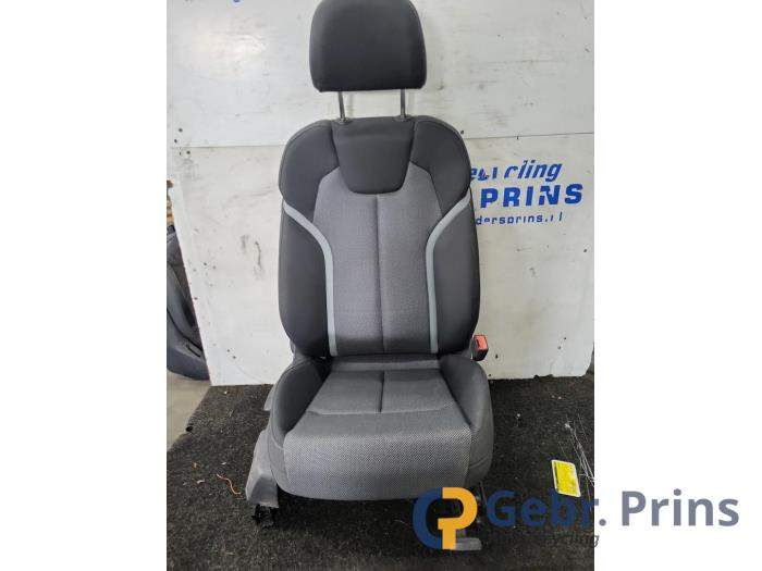 Używane Fotel prawy Audi Q2 (GAB/GAG) 1.0 TFSI 12V Cena € 150,00 Procedura marży oferowane przez Autorec. Gebr. Prins b.v.