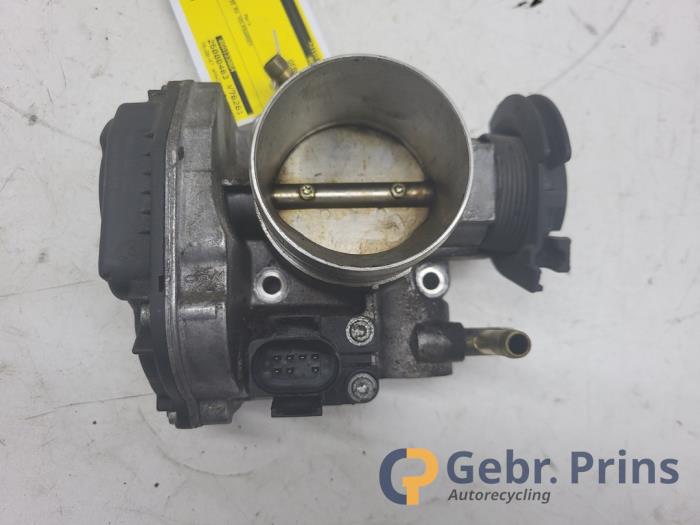 Usagé Boitier papillon Volkswagen Bora (1J2) 1.6 Prix € 30,00 Règlement à la marge proposé par Autorec. Gebr. Prins b.v.