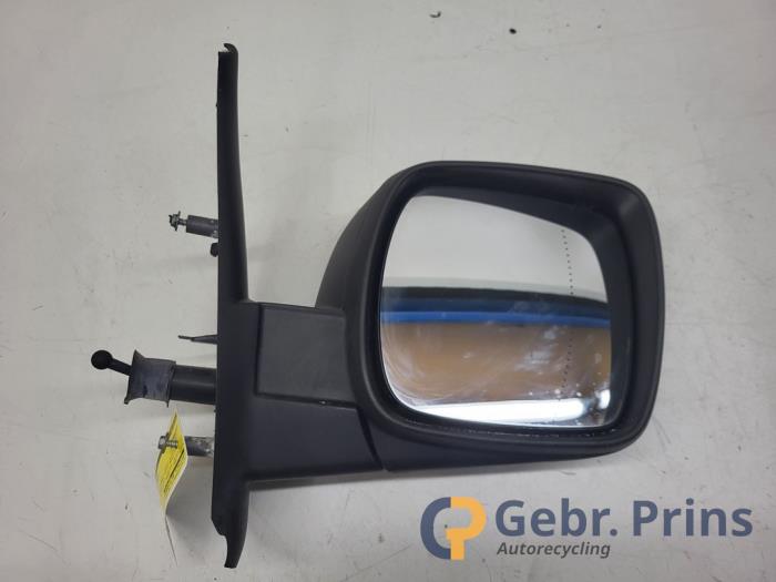 Usados Retrovisor externo derecha Renault Kangoo Express (FW) 1.5 dCi 90 FAP Precio € 42,35 IVA incluido ofrecido por Autorec. Gebr. Prins b.v.