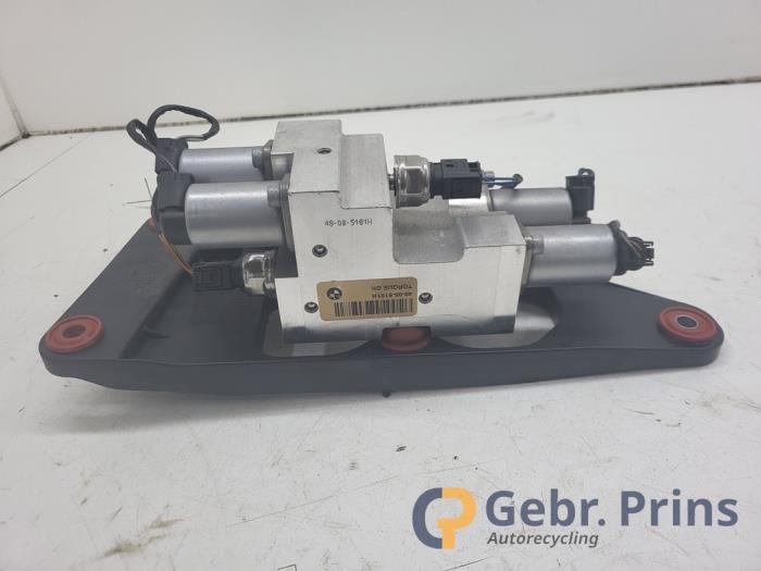 Gebrauchte Ventilblock hydraulisch BMW X6 (E71/72) xDrive35i 3.0 24V Preis € 400,00 Margenregelung angeboten von Autorec. Gebr. Prins b.v.