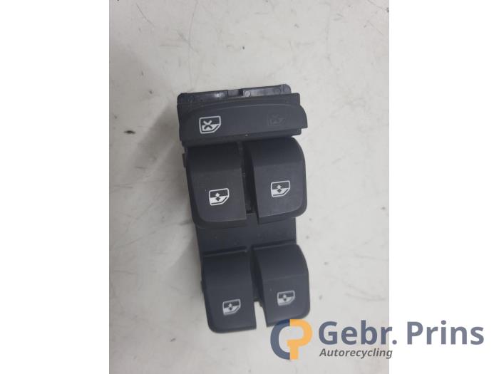 Usados Interruptor de ventanilla eléctrica Audi Q2 (GAB/GAG) 1.0 TFSI 12V Precio € 30,00 Norma de margen ofrecido por Autorec. Gebr. Prins b.v.