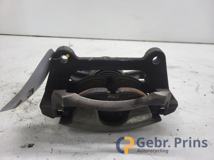Gebrauchte Bremszange links vorne Audi Q2 (GAB/GAG) 1.0 TFSI 12V Preis € 75,00 Margenregelung angeboten von Autorec. Gebr. Prins b.v.