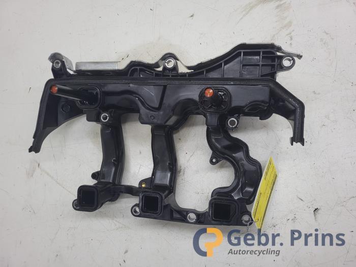 Usagé Ventilation carter Nissan Primastar 2.0 dCi 150 Prix € 90,75 Prix TTC proposé par Autorec. Gebr. Prins b.v.