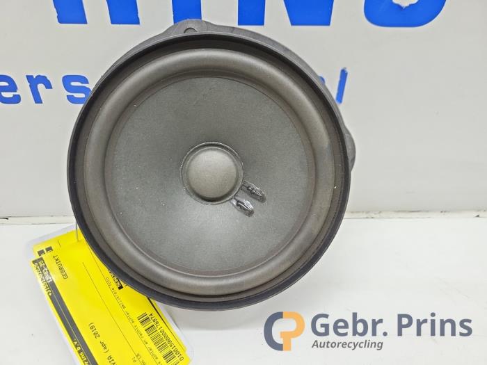 Używane Glosnik Skoda Octavia Combi (5EAC) 1.5 TSI Evo 16V Cena € 20,00 Procedura marży oferowane przez Autorec. Gebr. Prins b.v.
