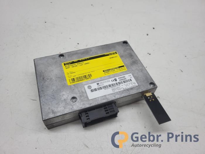 Używane Modul Bluetooth Seat Ibiza IV SC (6J1) 1.9 TDI 105 Cena € 100,00 Procedura marży oferowane przez Autorec. Gebr. Prins b.v.