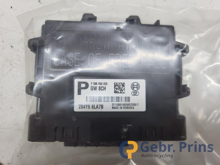 Używane Modul gateway Nissan Primastar 2.0 dCi 150 Cena € 48,40 Z VAT oferowane przez Autorec. Gebr. Prins b.v.