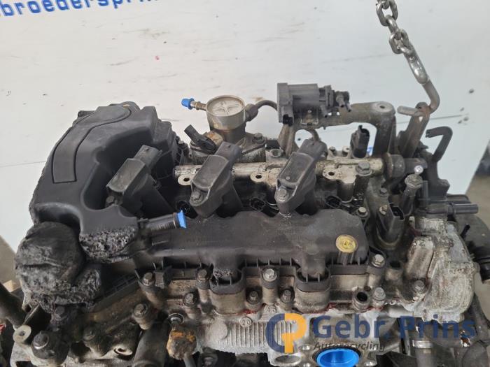 Engine Peugeot 208 I 1.2 12V e-THP PureTech 110 - MCGUBB0101618 EB2DT