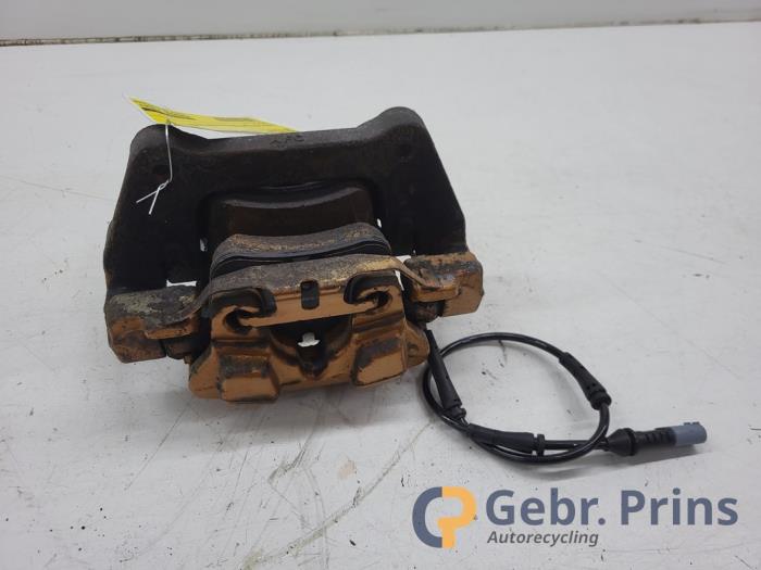 Gebrauchte Bremszange links vorne BMW 3 serie Touring (F31) 330d 3.0 24V Preis € 40,00 Margenregelung angeboten von Autorec. Gebr. Prins b.v.