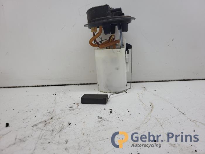 Usagé Pompe d'injection Peugeot 208 I (CA/CC/CK/CL) 1.2 12V e-THP PureTech 110 Prix € 40,00 Règlement à la marge proposé par Autorec. Gebr. Prins b.v.