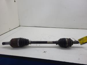 Usagé Arbre de transmission avant gauche Suzuki Swift (ZA/ZC/ZD1/2/3/9) 1.3 DDis 16V Prix € 30,00 Règlement à la marge proposé par Autorec. Gebr. Prins b.v.