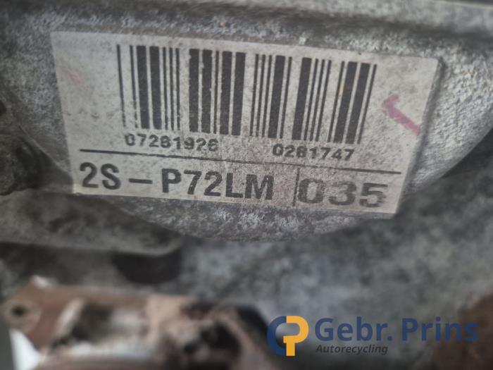 Motor van een Toyota Yaris II (P9) 1.3 16V VVT-i 2006