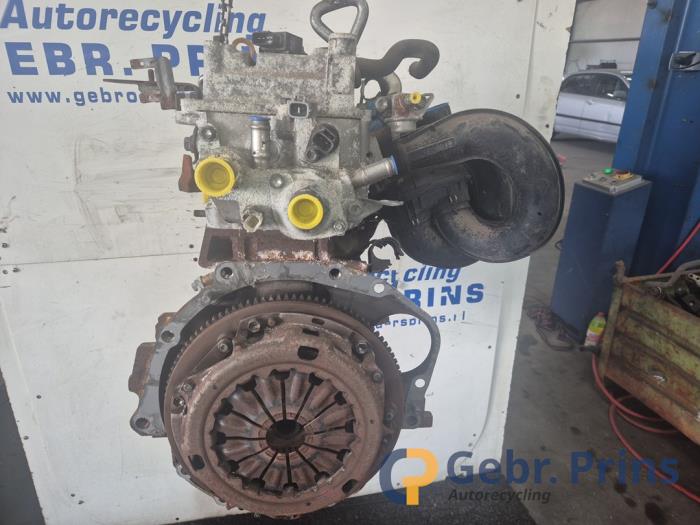 Motor van een Toyota Yaris II (P9) 1.3 16V VVT-i 2006