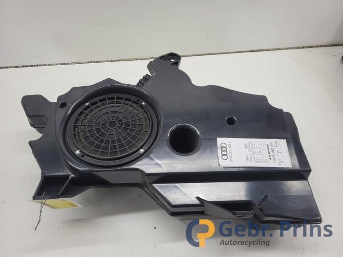 Begagnade Bashögtalare Audi A3 (8P1) 1.6 TDI 16V Pris € 50,00 Marginaltabell erbjuds av Autorec. Gebr. Prins b.v.