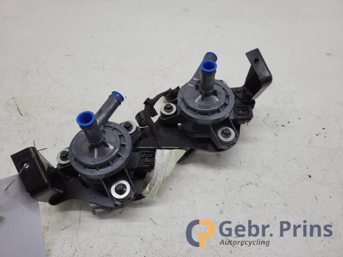 Begagnade Extra vattenpump Volvo V60 I (FW/GW) 2.4 D6 20V AWD Twin Engine Plug-in Hybrid Pris € 25,00 Marginaltabell erbjuds av Autorec. Gebr. Prins b.v.