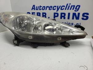 Usagé Phare droit Peugeot 207 SW (WE/WU) 1.6 16V Prix € 35,00 Règlement à la marge proposé par Autorec. Gebr. Prins b.v.