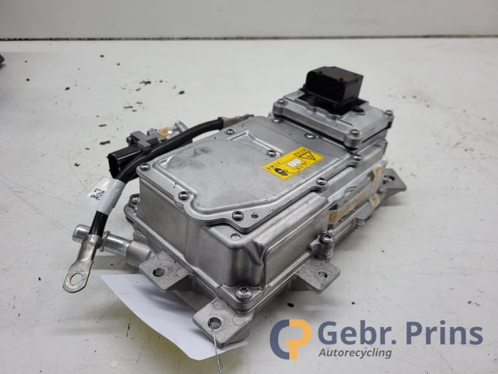 Używane DC/CD konwertor Volvo V60 I (FW/GW) 2.4 D6 20V AWD Twin Engine Plug-in Hybrid Cena € 450,00 Procedura marży oferowane przez Autorec. Gebr. Prins b.v.