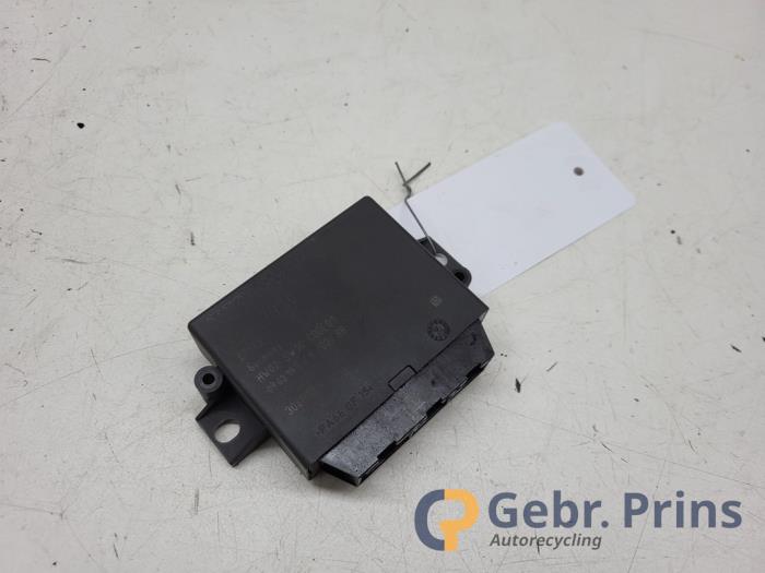 Usagé Module PDC Volvo V60 I (FW/GW) 2.4 D6 20V AWD Twin Engine Plug-in Hybrid Prix € 40,00 Règlement à la marge proposé par Autorec. Gebr. Prins b.v.