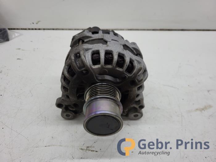 Begagnade Dynamo Seat Ibiza IV SC (6J1) 1.0 EcoTSI 12V Pris € 50,00 Marginaltabell erbjuds av Autorec. Gebr. Prins b.v.