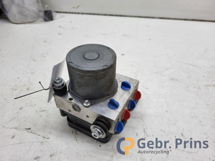 Begagnade ABS-pump Seat Ibiza IV SC (6J1) 1.0 EcoTSI 12V Pris € 50,00 Marginaltabell erbjuds av Autorec. Gebr. Prins b.v.