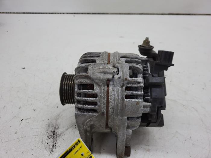 Dynamo från en Toyota Corolla (E12) 1.4 16V VVT-i 2003